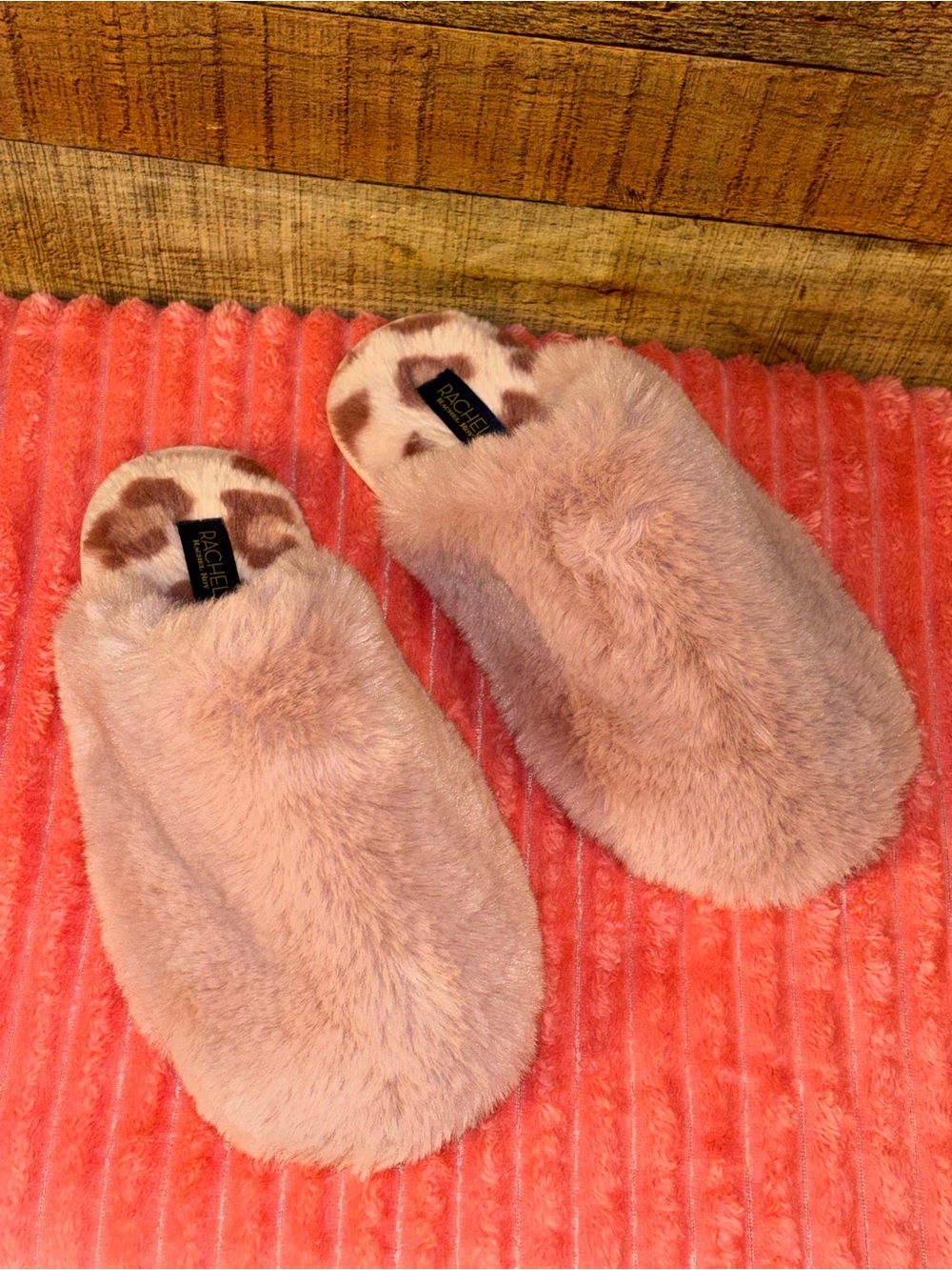 Rachel Roy fuzzy pink slippers with leopard print lining